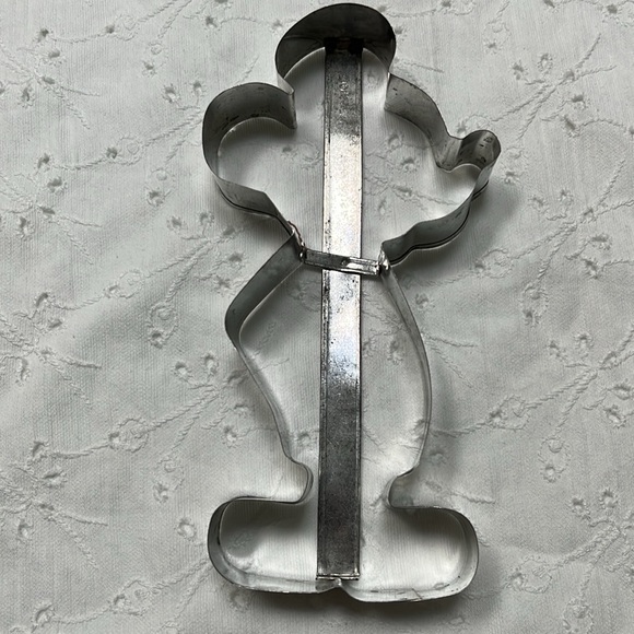 Vintage LARGE Full Body Metal Mickey Mouse Cookie Cutter with handle Made in USA - Picture 2 of 7